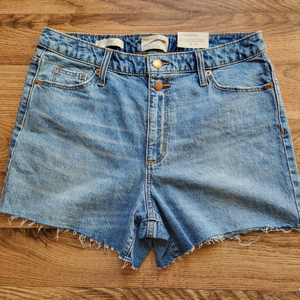 Universal Thread midi denim shorts size 10
